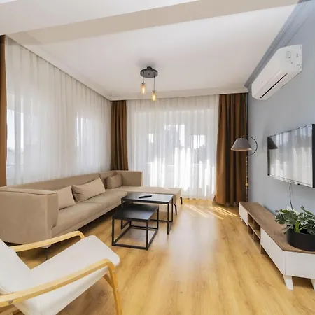 Daire Spacious And Central Near Lara Beach In Muratpasa,