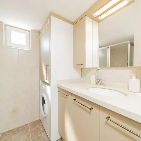 Spacious And Central Near Lara Beach In Muratpasa, *