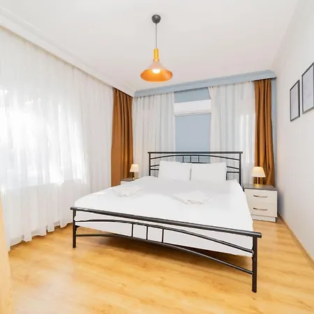 Spacious And Central Near Lara Beach In Muratpasa, 안탈리아